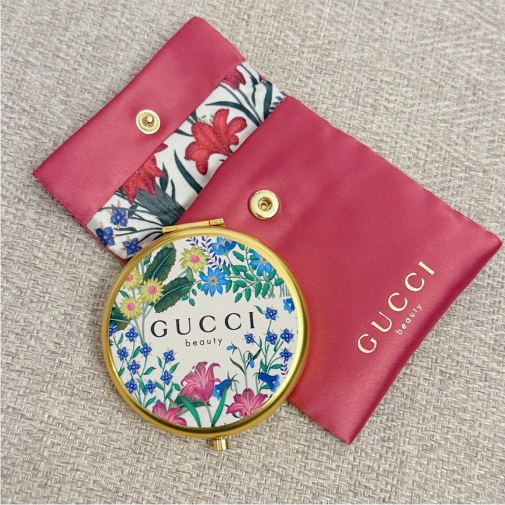 Gucci Limited Edition Flower Metal
Mirror with Bag
